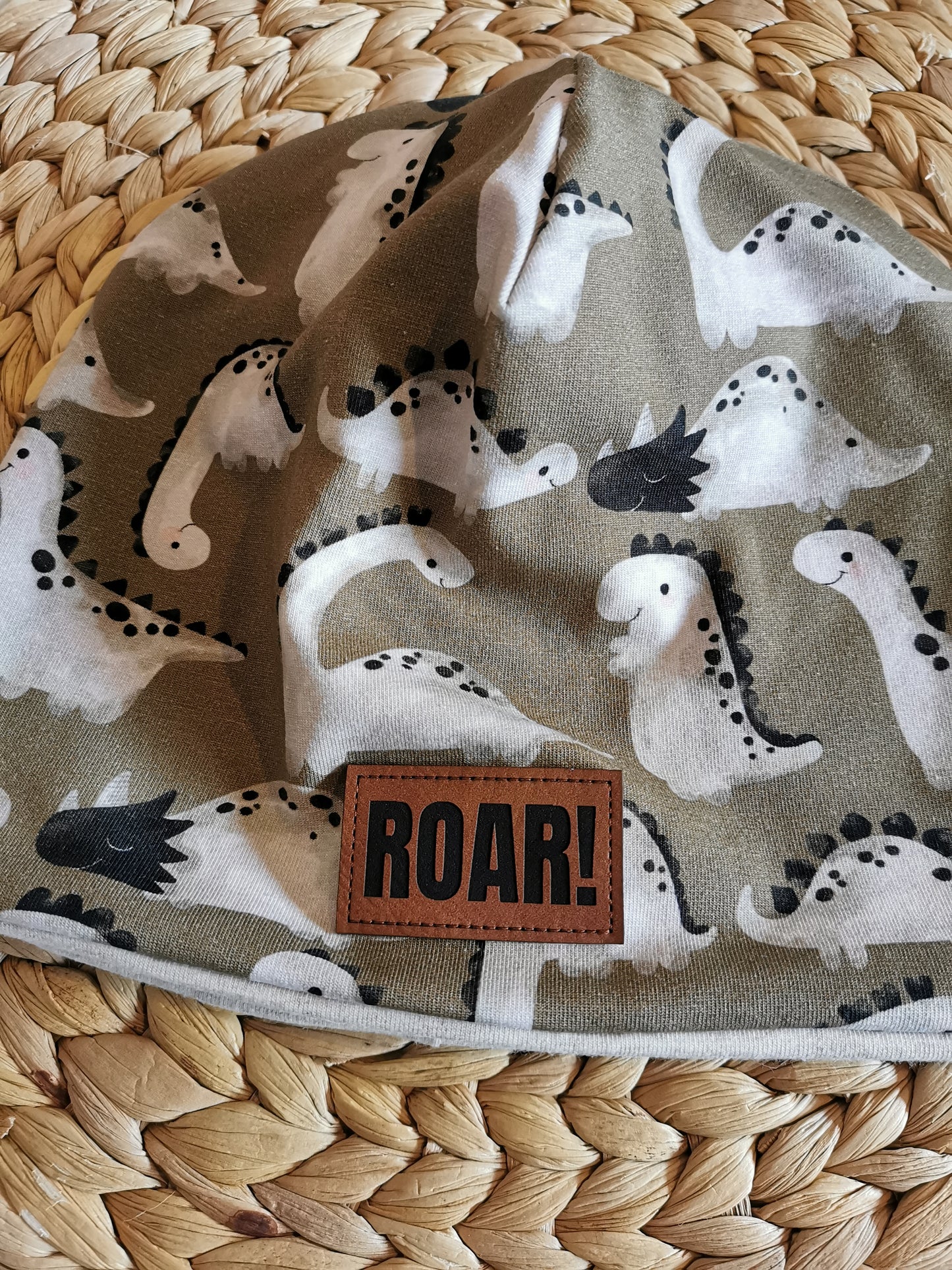 Beanie Dinos beige, KU 49-51cm (2-3 Jahre)