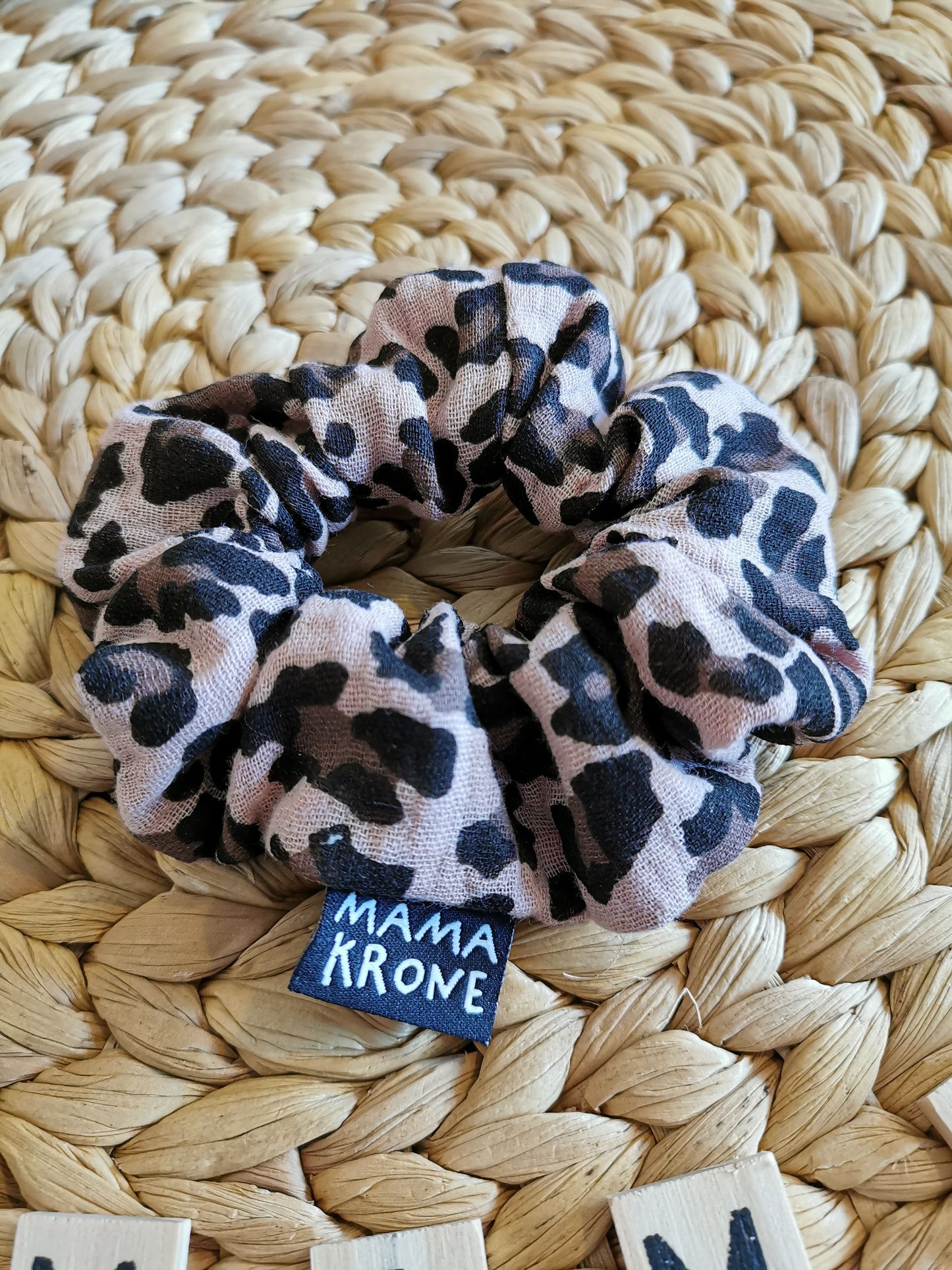 Haargummi "Mama-Krone" Musselin Leo zartrosa braun