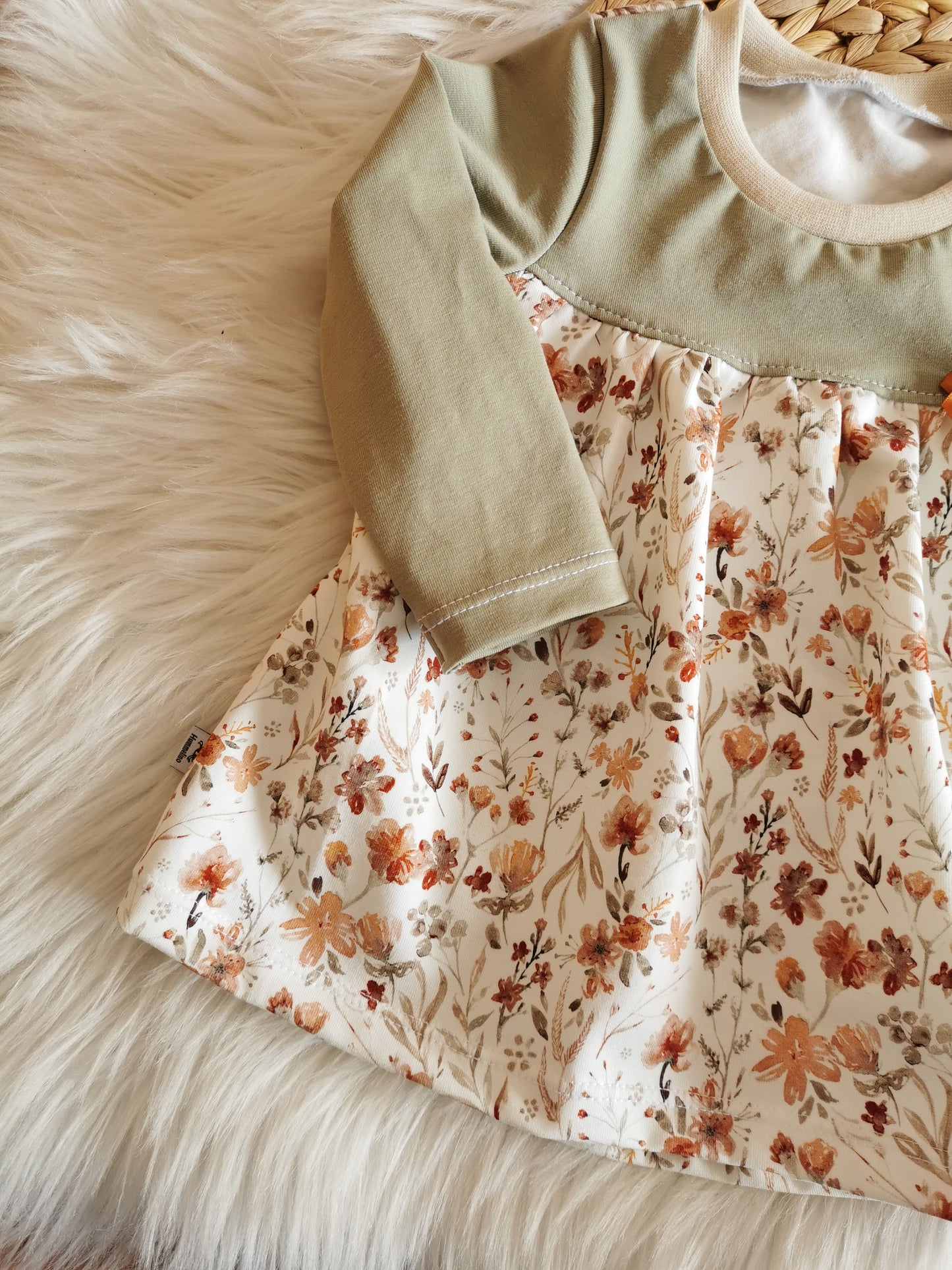 Rüschenshirt Wasserblumen olivgrün Gr. 80 (10-12 Monate)