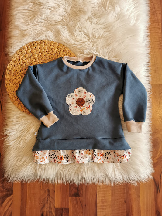 Girls Sweater mit Rüschenvolant Frühlingsblümchen jeansblau Gr. 116 (5-6 Jahre)