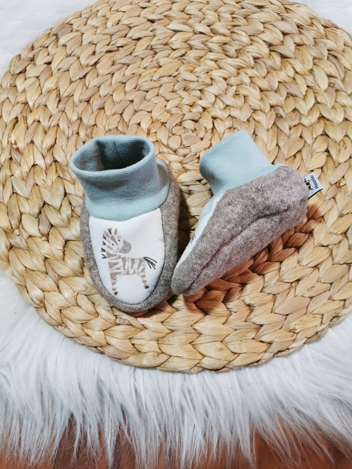 Walkpuschen Zebra beige mint Gr. 17 (4-6 Monate)